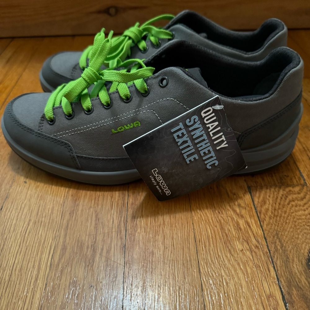 Lowa Pavo Casual Shoe - Men's 11. NEW